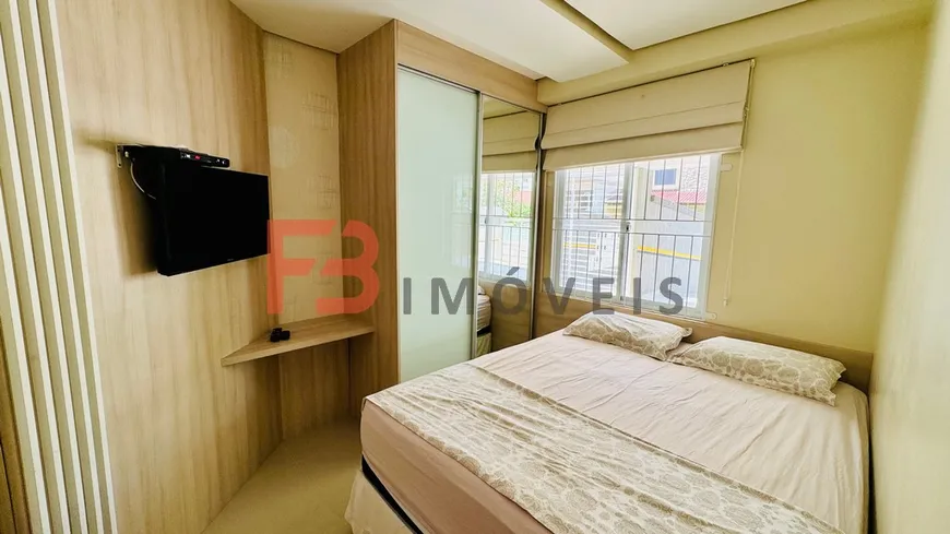 Foto 1 de Apartamento com 1 Quarto para venda ou aluguel, 35m² em Bombas, Bombinhas