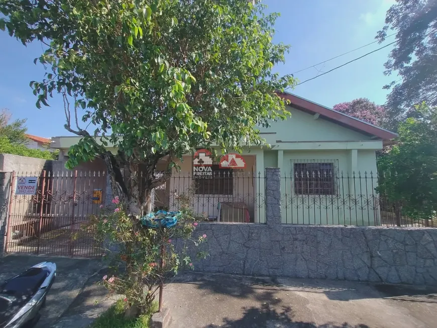 Foto 1 de Casa com 3 Quartos à venda, 141m² em Vila Sao Jose, Pindamonhangaba