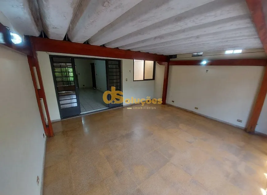 Foto 1 de Sobrado com 3 Quartos à venda, 216m² em Parque Maria Domitila, São Paulo