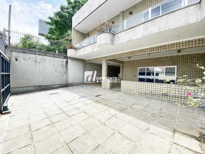 Foto 1 de Casa com 5 Quartos à venda, 374m² em Cabuis, Nilópolis