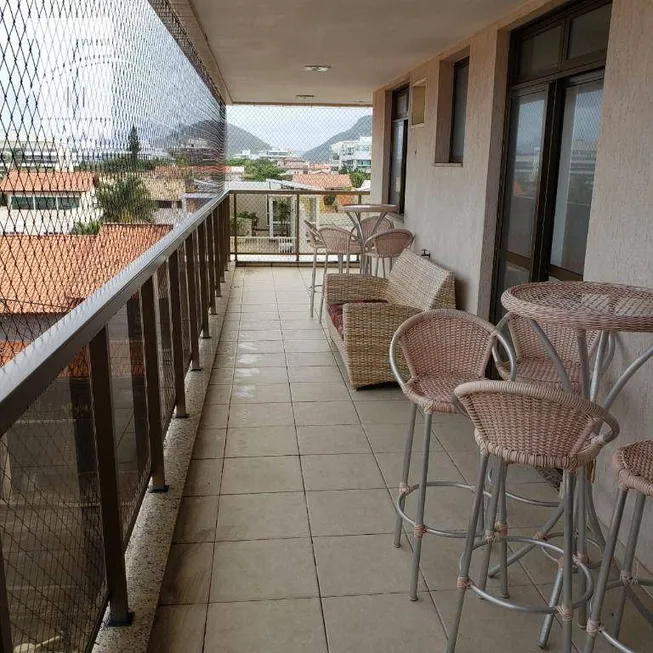 Foto 1 de Apartamento com 3 Quartos à venda, 200m² em Piratininga, Niterói