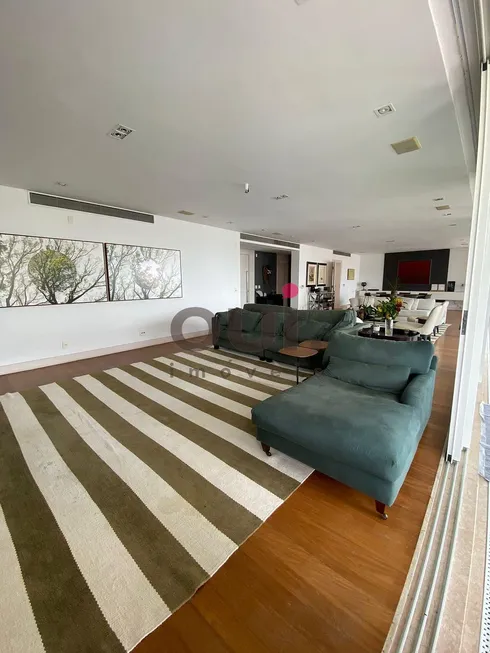 Foto 1 de Apartamento com 3 Quartos para venda ou aluguel, 367m² em Itaim Bibi, São Paulo