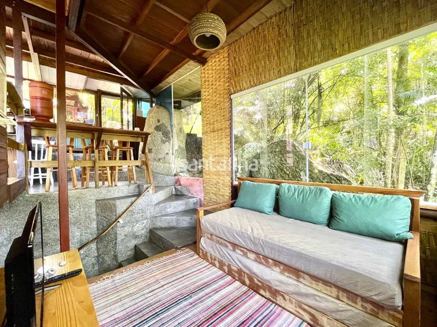 Foto 1 de Casa com 2 Quartos para alugar, 65m² em Pântano do Sul, Florianópolis
