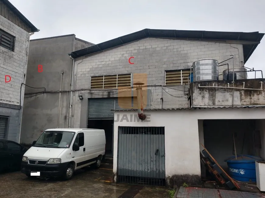 Foto 1 de Galpão/Depósito/Armazém à venda, 2400m² em Vila Carmosina, São Paulo