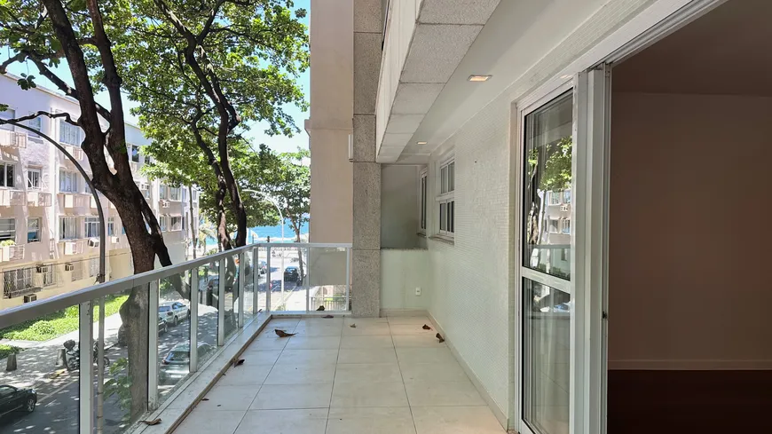 Foto 1 de Apartamento com 3 Quartos para venda ou aluguel, 220m² em Leblon, Rio de Janeiro