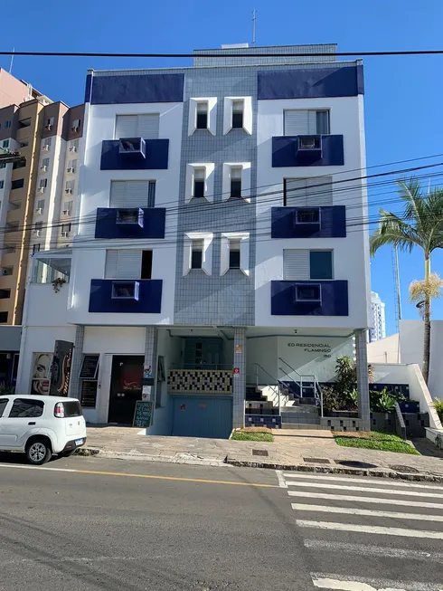 Foto 1 de Apartamento com 2 Quartos à venda, 67m² em Comerciario, Criciúma