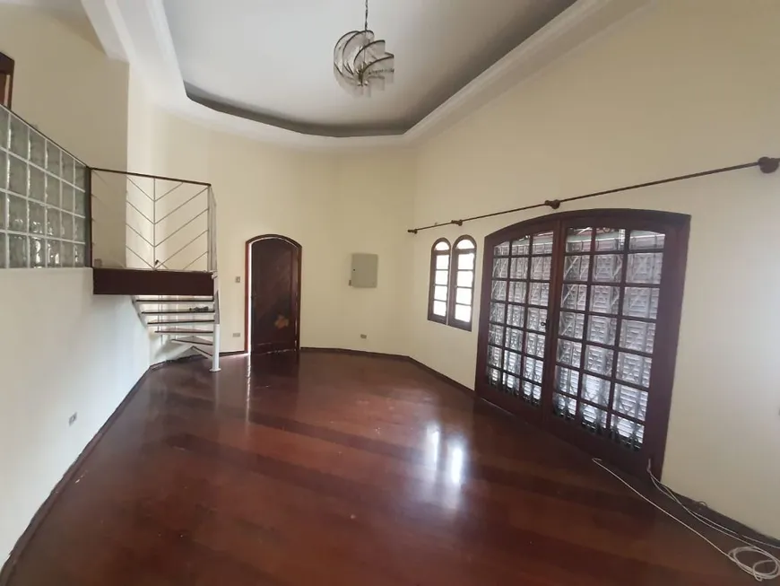 Foto 1 de Sobrado com 3 Quartos para alugar, 302m² em Brasilândia, São Paulo
