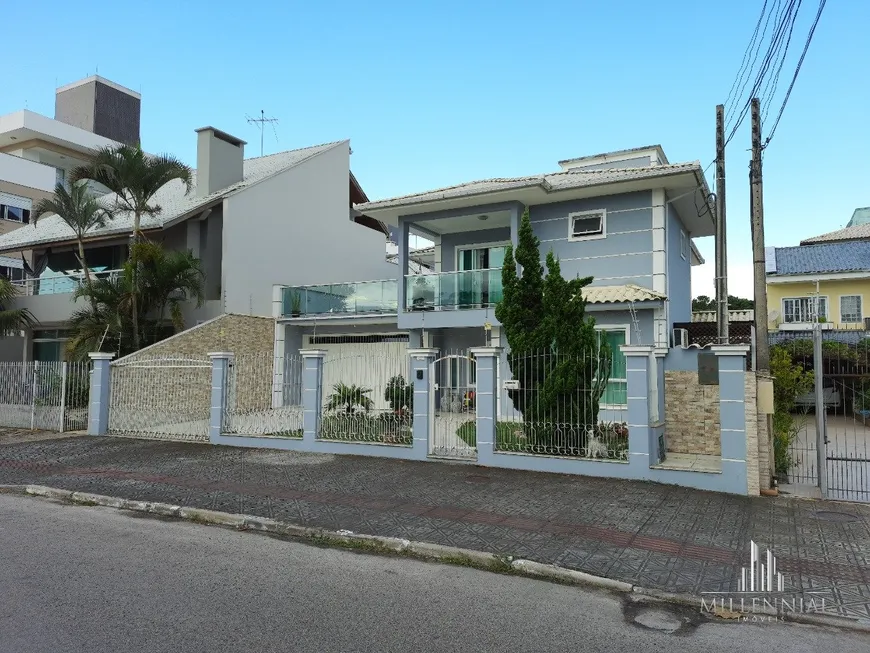 Foto 1 de Casa com 5 Quartos à venda, 641m² em Canasvieiras, Florianópolis