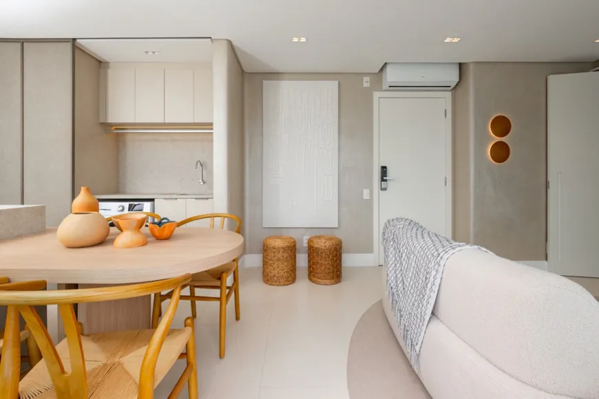 Foto 1 de Apartamento com 2 Quartos para venda ou aluguel, 69m² em Centro, Florianópolis