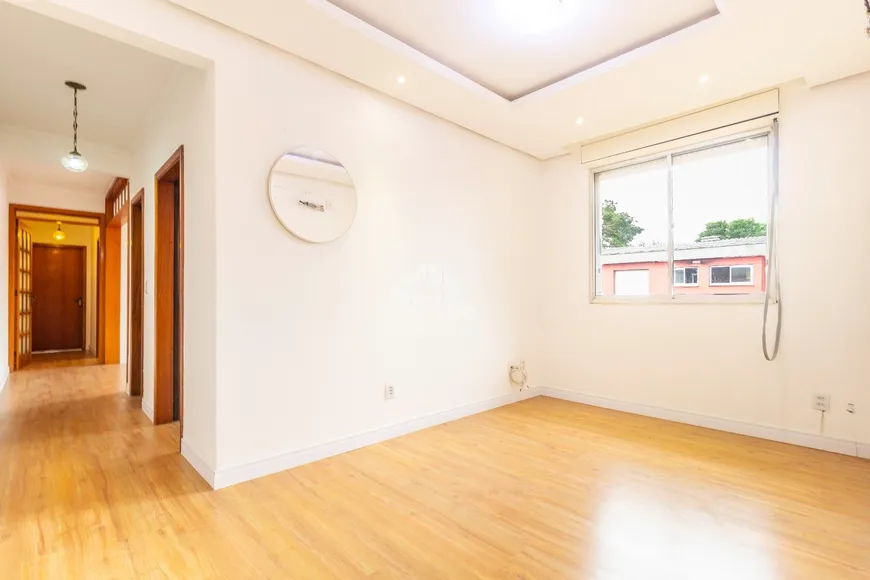 Foto 1 de Apartamento com 3 Quartos à venda, 63m² em Jardim Itú Sabará, Porto Alegre