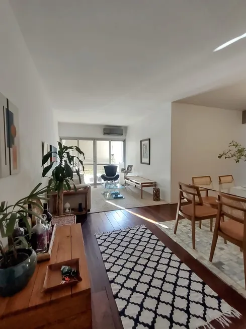 Foto 1 de Apartamento com 3 Quartos à venda, 120m² em Leblon, Rio de Janeiro