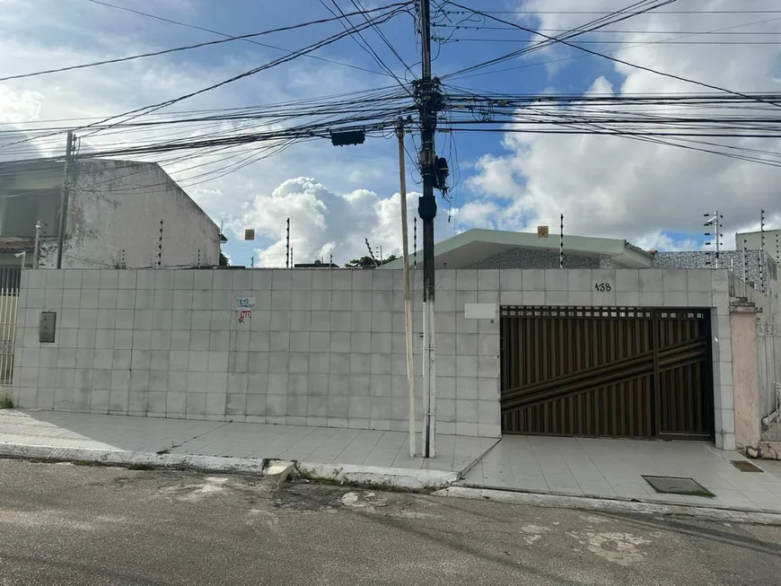 Foto 1 de Casa com 4 Quartos à venda, 300m² em Suíssa, Aracaju