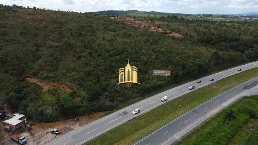 Foto 1 de Lote/Terreno à venda, 21000m² em Centro, Caetanópolis