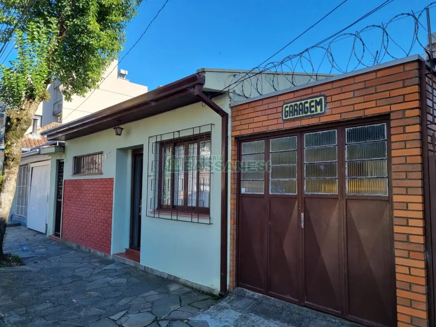 Foto 1 de Casa com 3 Quartos à venda, 100m² em Centro, Caxias do Sul