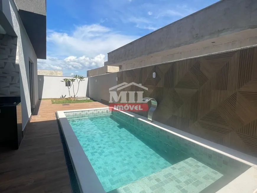 Foto 1 de Casa com 4 Quartos à venda, 235m² em Residencial Goiânia Golfe Clube, Goiânia