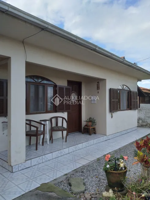 Foto 1 de Casa com 3 Quartos à venda, 293m² em Ibiraquera, Imbituba