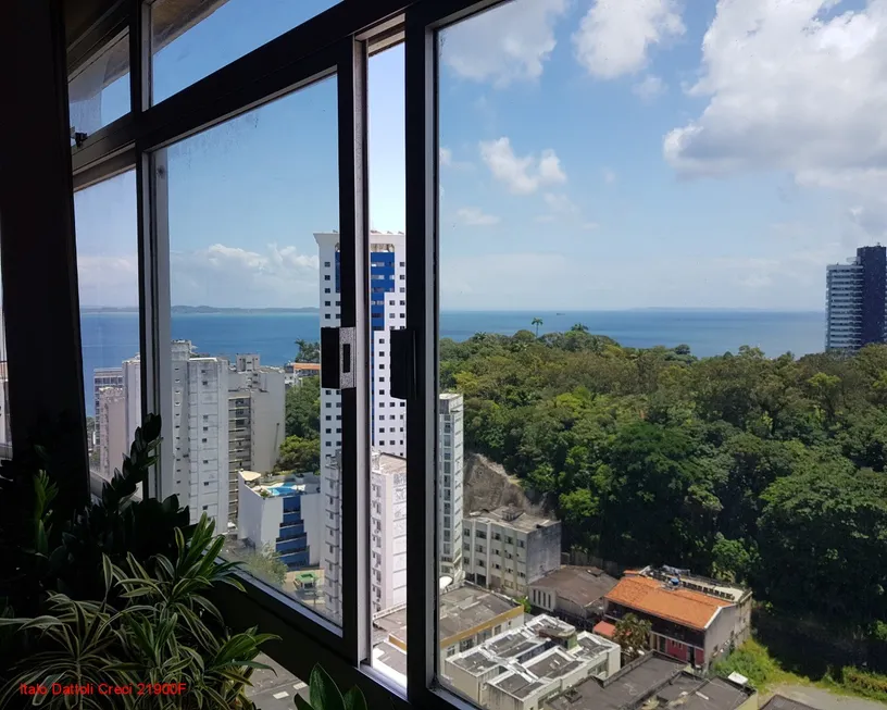 Foto 1 de Apartamento com 2 Quartos à venda, 105m² em Barra, Salvador