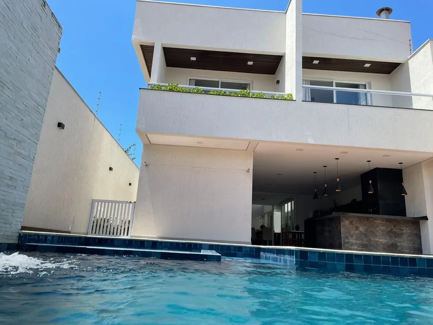 Foto 1 de Casa com 5 Quartos à venda, 261m² em Cibratel, Itanhaém