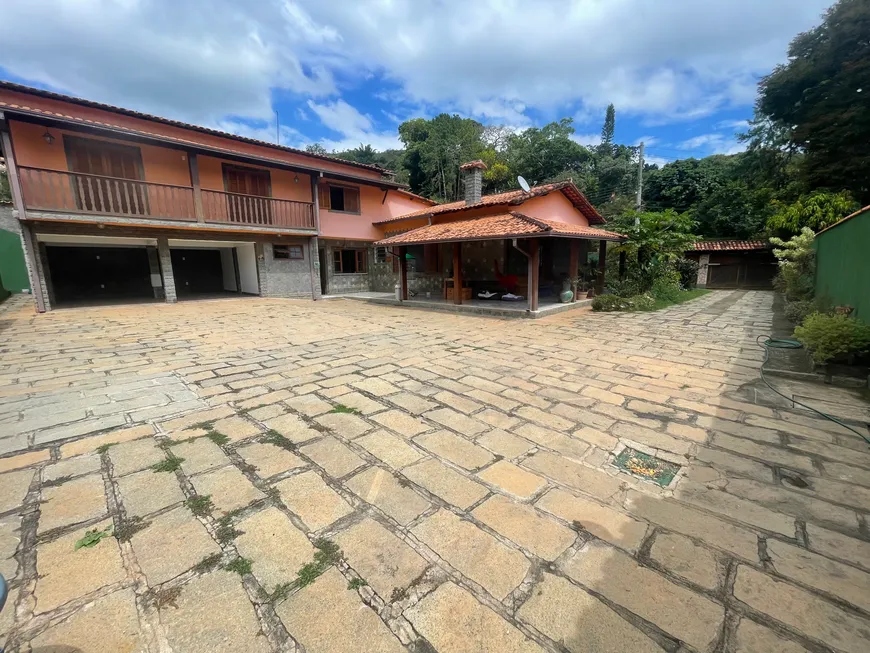 Foto 1 de Casa com 5 Quartos à venda, 1000m² em Itaipava, Petrópolis