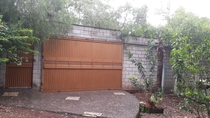 Foto 1 de Fazenda/Sítio à venda, 1958m² em Três Marias , Goiânia