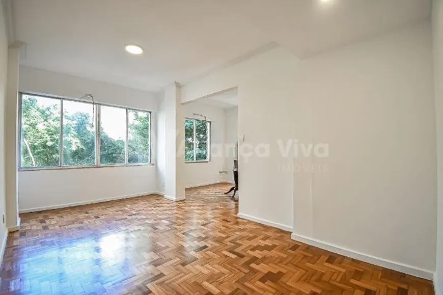 Foto 1 de Apartamento com 3 Quartos à venda, 90m² em Leme, Rio de Janeiro