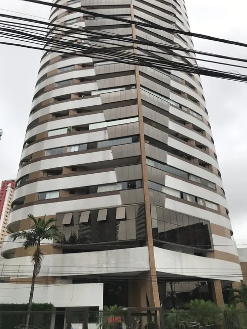 Foto 1 de Apartamento com 3 Quartos para alugar, 206m² em Umarizal, Belém