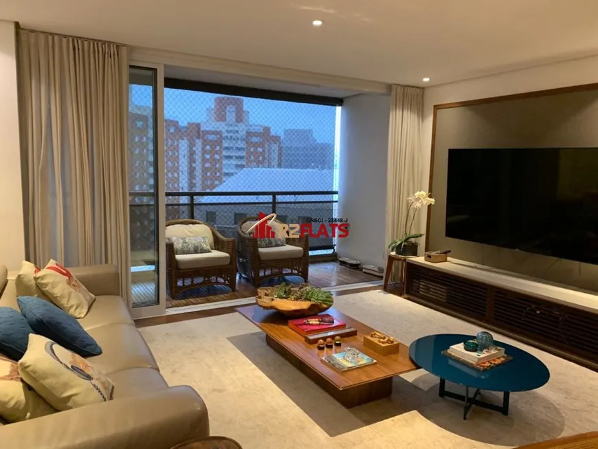 Foto 1 de Apartamento com 3 Quartos à venda, 120m² em Moema, São Paulo