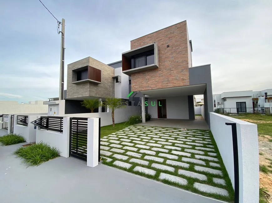 Foto 1 de Casa com 3 Quartos à venda, 140m² em Palhocinha, Garopaba