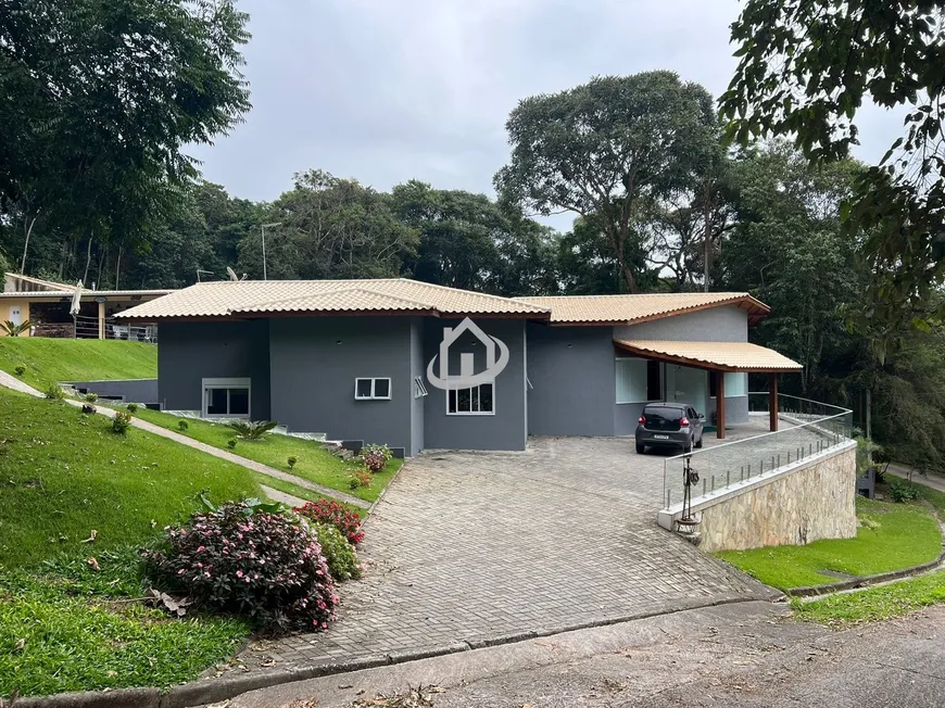 Foto 1 de Casa de Condomínio com 4 Quartos à venda, 265m² em Jardim Petropolis, Itapecerica da Serra