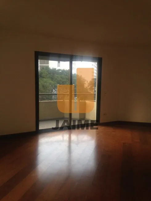 Foto 1 de Apartamento com 3 Quartos à venda, 240m² em Higienópolis, São Paulo