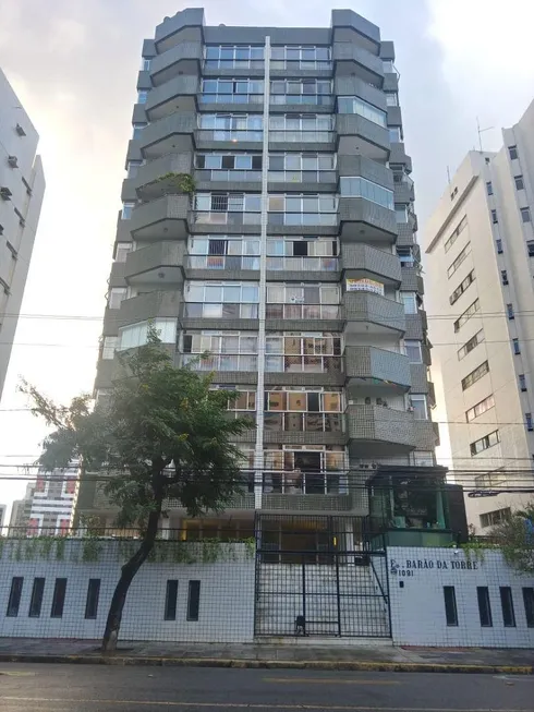 Foto 1 de Apartamento com 4 Quartos à venda, 198m² em Torre, Recife