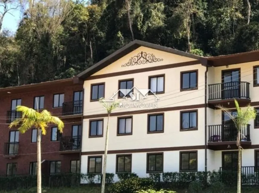 Foto 1 de Apartamento com 4 Quartos à venda, 120m² em Samambaia, Petrópolis