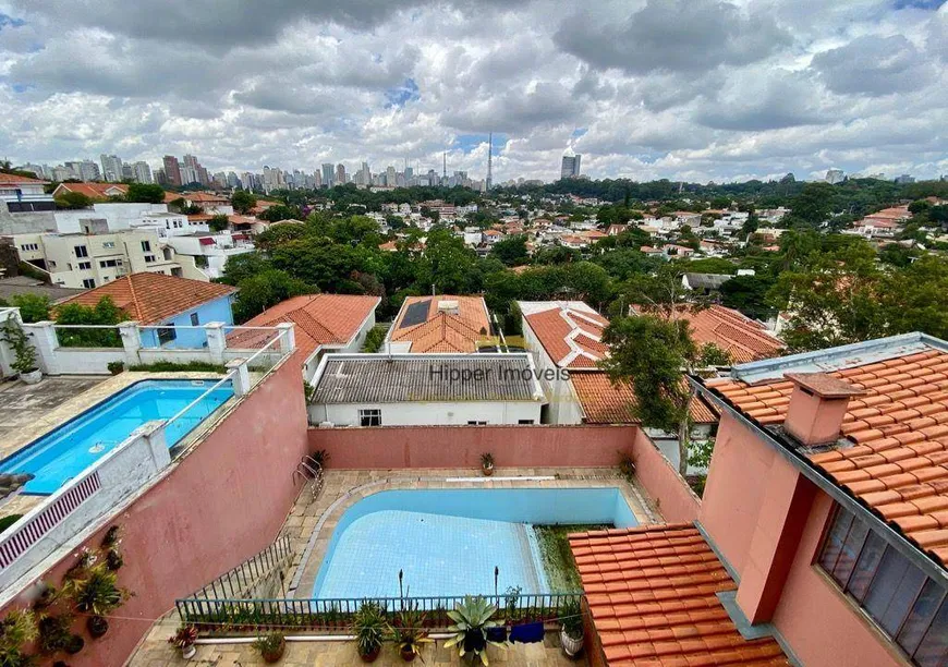Foto 1 de Sobrado com 7 Quartos à venda, 700m² em Pacaembu, São Paulo
