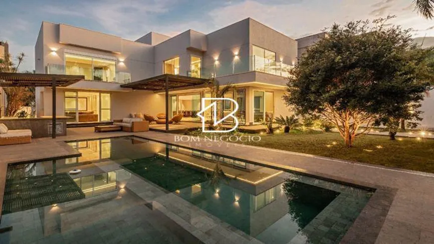 Foto 1 de Casa com 3 Quartos à venda, 608m² em Belvedere, Belo Horizonte