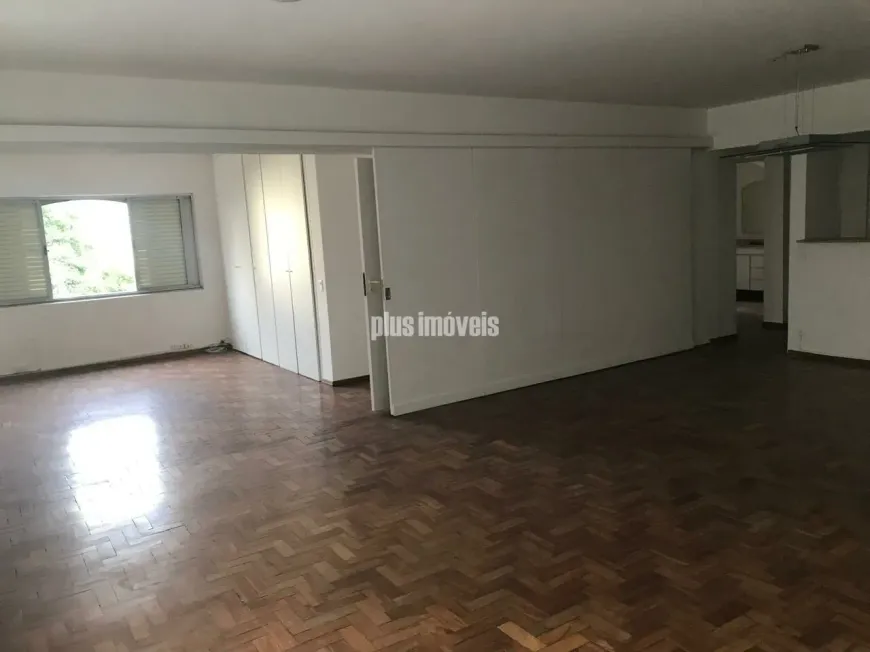 Foto 1 de Apartamento com 3 Quartos para alugar, 130m² em Cerqueira César, São Paulo