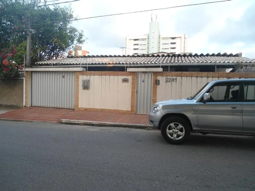 Foto 1 de Casa com 4 Quartos à venda, 290m² em Lagoa Nova, Natal