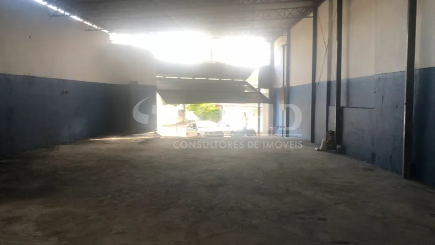 Foto 1 de Galpão/Depósito/Armazém para alugar, 210m² em Jardim Itacolomi, São Paulo