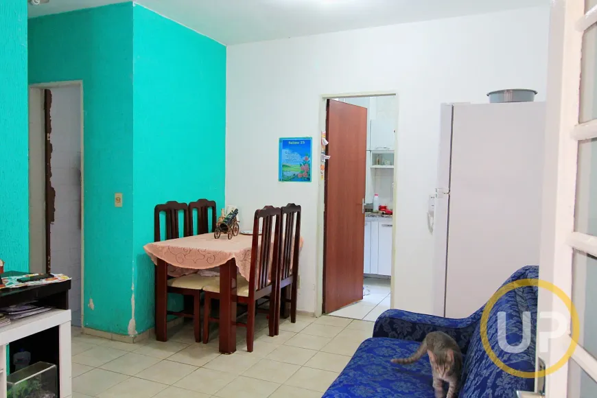 Foto 1 de Casa com 2 Quartos à venda, 53m² em Califórnia, Belo Horizonte