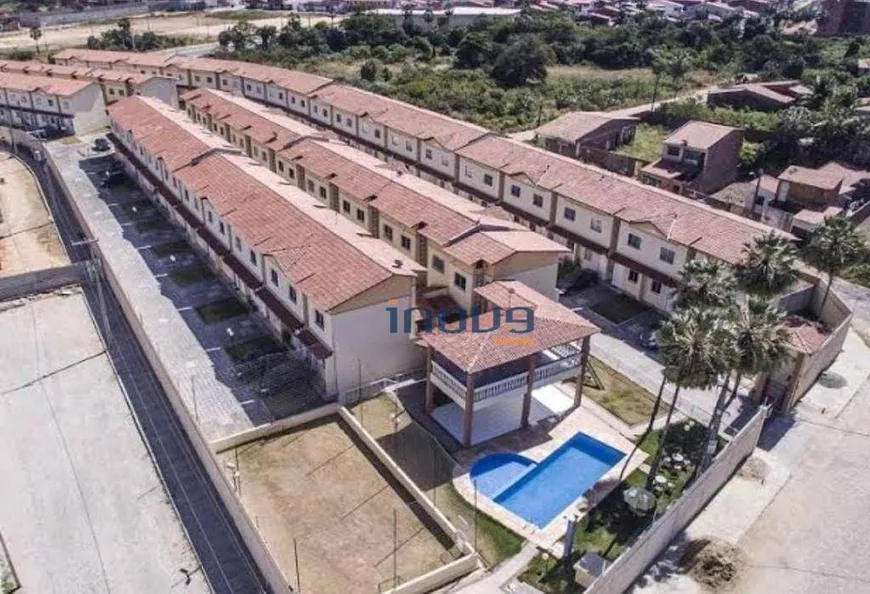 Foto 1 de Casa de Condomínio com 2 Quartos à venda, 50m² em Siqueira, Fortaleza