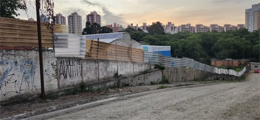 Foto 1 de com 1 Quarto para alugar, 2500m² em Taboão, São Bernardo do Campo