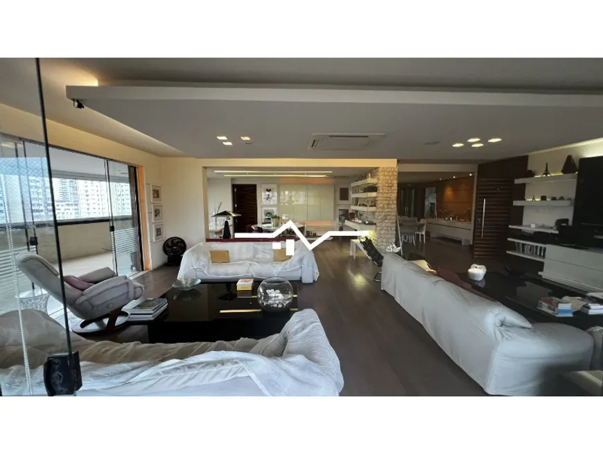 Foto 1 de Apartamento com 3 Quartos para alugar, 300m² em Umarizal, Belém