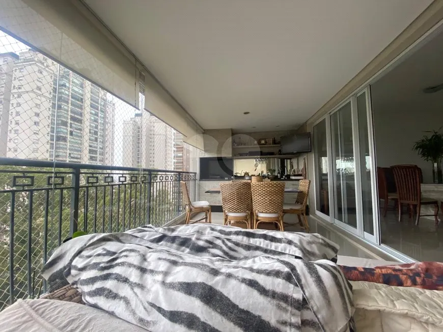 Foto 1 de Apartamento com 3 Quartos à venda, 179m² em Santana, São Paulo