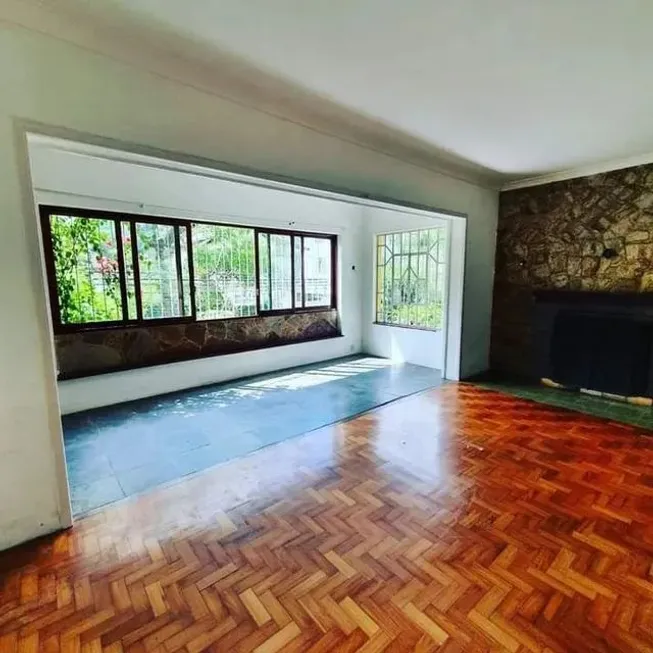 Foto 1 de Casa com 4 Quartos à venda, 225m² em Centro, Petrópolis