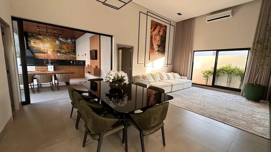 Foto 1 de Casa de Condomínio com 3 Quartos à venda, 253m² em Jardim Karaíba, Uberlândia