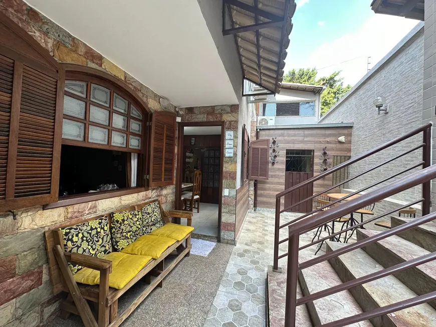 Foto 1 de Casa com 5 Quartos à venda, 300m² em Itapoã, Belo Horizonte
