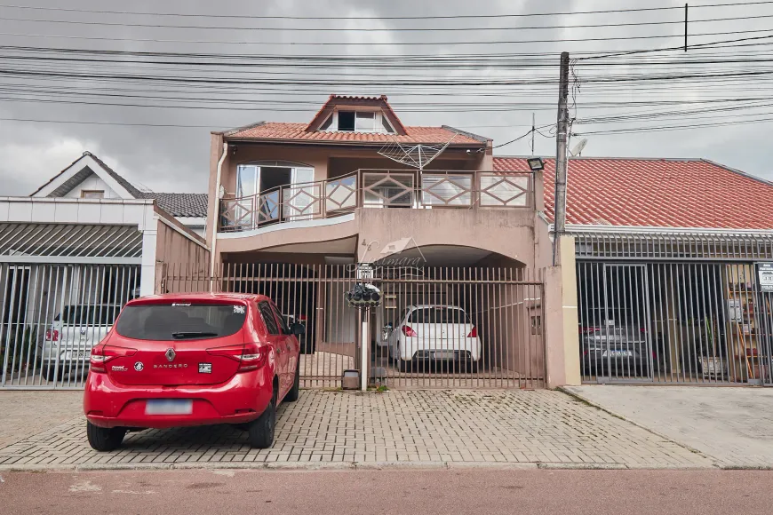 Foto 1 de Sobrado com 3 Quartos à venda, 176m² em Fazendinha, Curitiba