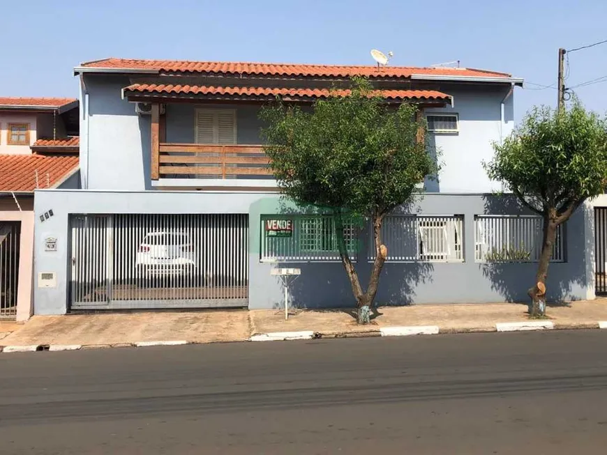 Foto 1 de Sobrado com 3 Quartos à venda, 252m² em Jardim Santa Rosa, Cosmópolis