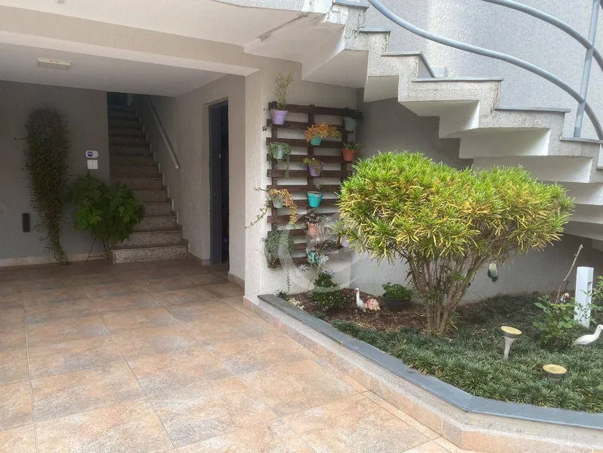 Foto 1 de Casa com 3 Quartos à venda, 324m² em Vila Scarpelli, Santo André