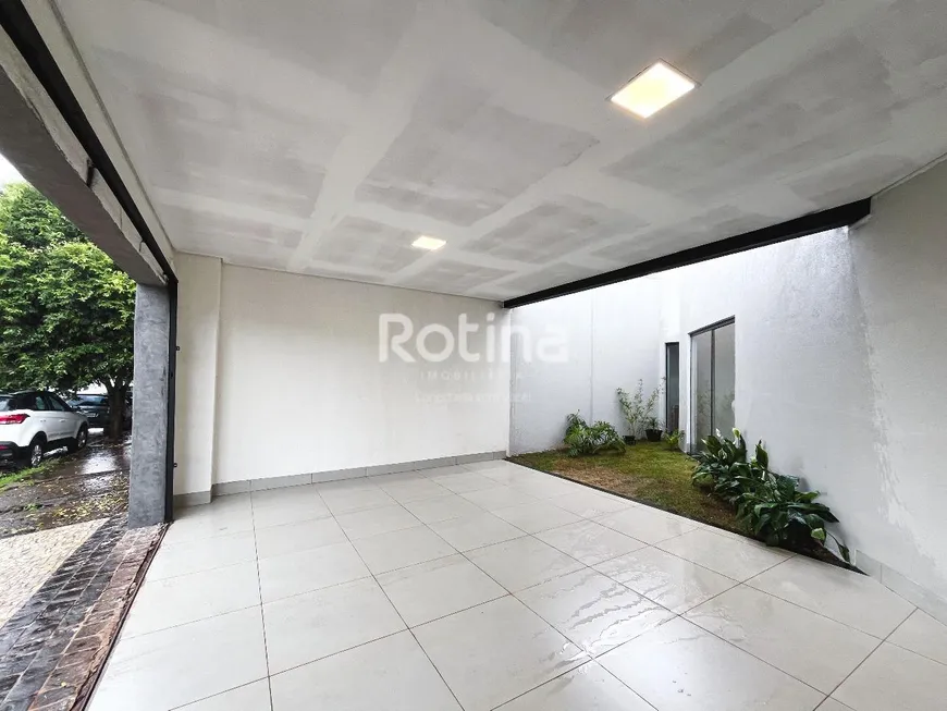 Foto 1 de Casa com 3 Quartos para alugar, 220m² em Jardim Colina, Uberlândia
