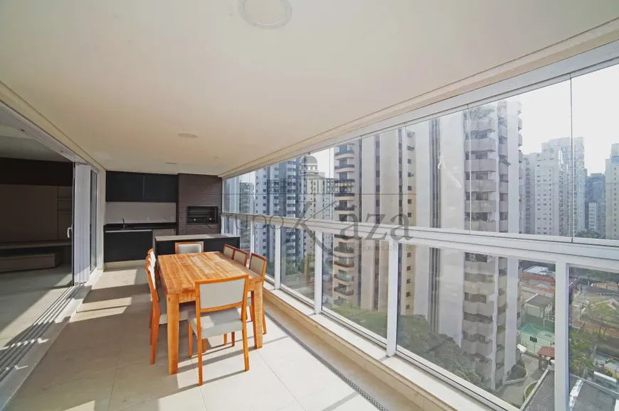 Foto 1 de Apartamento com 3 Quartos à venda, 189m² em Indianópolis, São Paulo